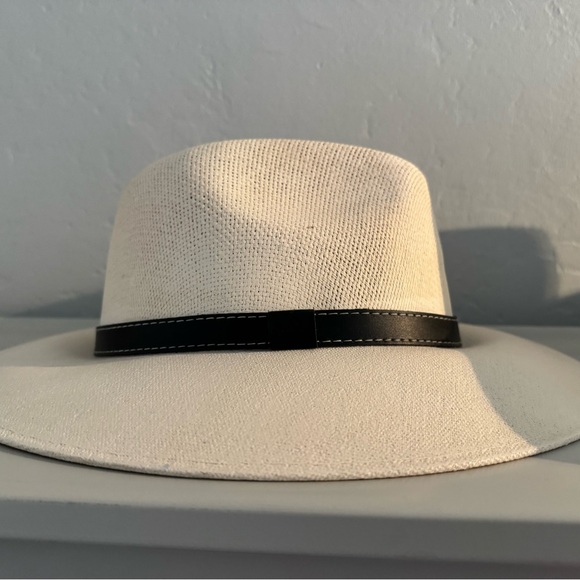 Stylish Cream Fedora Hat with Black Band - Picture 4 of 6